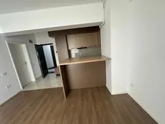 Bar cu blat în consolă, în continuarea bucătăriei